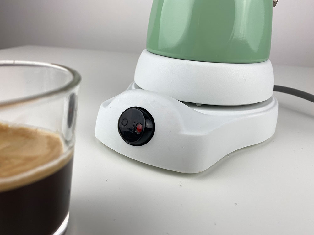 Moka Elettrica cordless 4 tazze Pantone